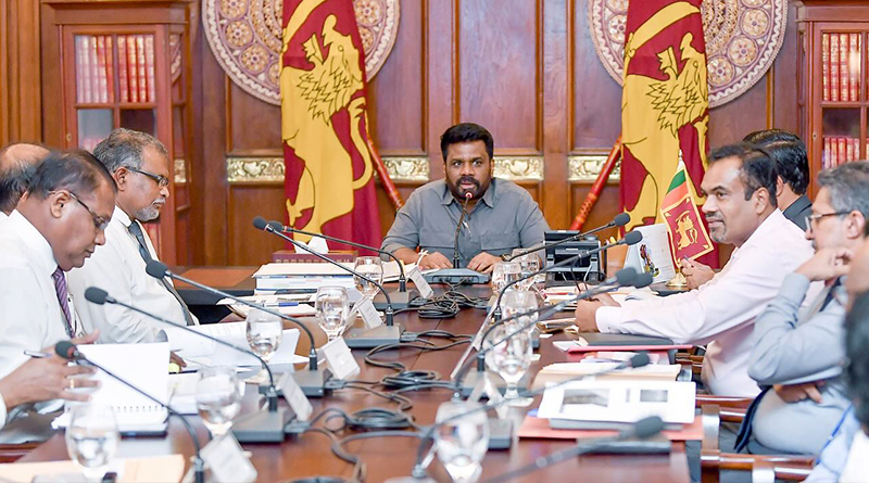 රේගු සහ දේශීය ආදායම් දෙපාර්තමේන්තුවල නිළධාරීන් හා ජනපති අතර හමුවක්