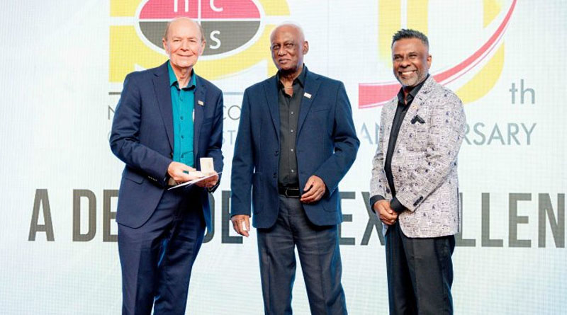 නවලෝක උසස් අධ්‍යාපන ආයතනය සිසුන් සවිබල ගැන්වීමේ දශකයක අභිමානය සමරයි