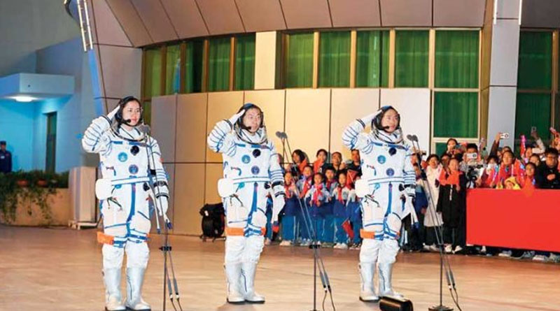 චීන ගඟනගාමීන් 3ක් අභ්‍යවකාශයට