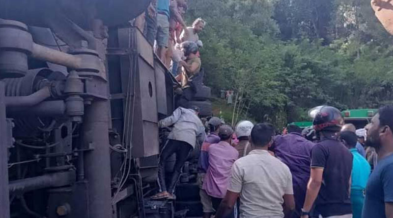 බදුල්ල බස් අනතුරෙන් 35කට තුවාල බදුල්ල බස් අනතුරෙන් 35කට තුවාල