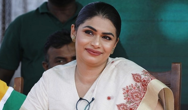 අධිකරණයට අපහාස කිරීමේ චෝදනාවෙන් හිරුණිකා නිදහස්