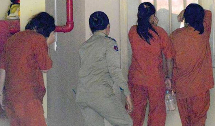 කාම්බෝජයෙන් කුලී මවුවරුන් 13කට සිර දඬුවම් කාම්බෝජයෙන් කුලී මවුවරුන් 13කට සිර දඬුවම්