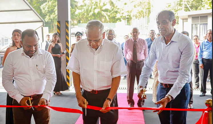 Lion Brewery (Ceylon) PLC විශේෂිත නිෂ්පාදන සඳහා ශ්රී ලංකාවේ ප්රථම නවෝත්පාදන මධ්යස්ථානය විවෘත කරයි Lion Brewery (Ceylon) PLC විශේෂිත නිෂ්පාදන සඳහා ශ්රී ලංකාවේ ප්රථම නවෝත්පාදන මධ්යස්ථානය විවෘත කරයි