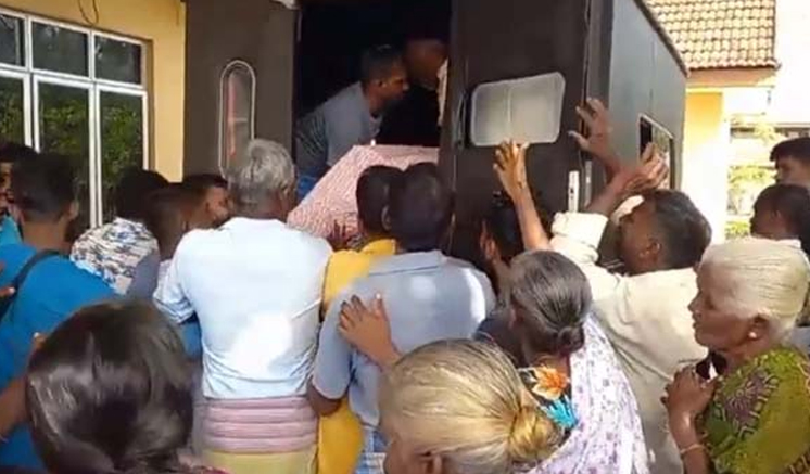 දෙමාපිය නොසැලකිල්ලෙන් අවුරුදු එක හමාරක දරුවෙකුගේ දිවි අහිමි වෙයි දෙමාපිය නොසැලකිල්ලෙන් අවුරුදු එක හමාරක දරුවෙකුගේ දිවි අහිමි වෙයි