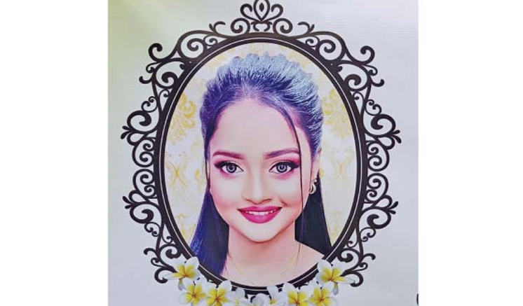 විදෙස්ගත සැමියාට විහිළුවක් කරමින් තොණ්ඩුව බෙල්ලට දාගත් අනුත්තරා ජීවිතක්ෂයට විදෙස්ගත සැමියාට විහිළුවක් කරමින් තොණ්ඩුව බෙල්ලට දාගත් අනුත්තරා ජීවිතක්ෂයට