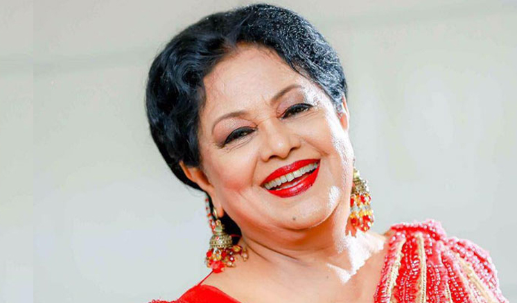 හෙළ සිනමාවේ නිළි රැජිණ ගැන දැන් ඇහෙන කතා මෙන්න!