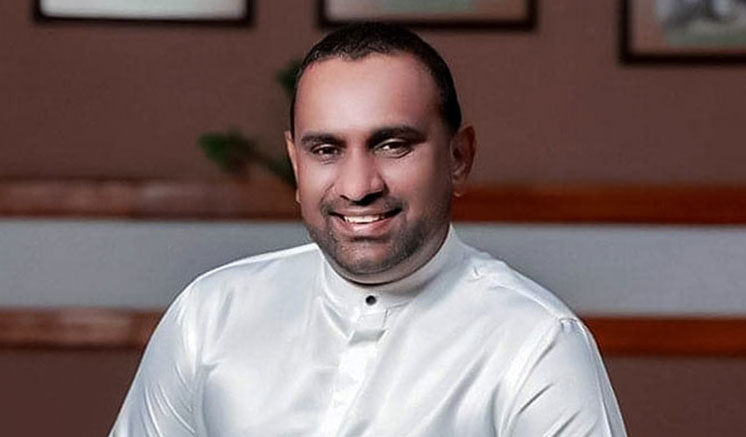 රනිල් වගේම සජිත් නායකත්වය අතහරින්න ලෑස්ති නෑ