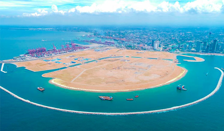 පෝට් සිටි කෘත්‍රිම වෙරළ අයත් මුහුදේ සරසවි සිසුවෙක් අතුරුදන්