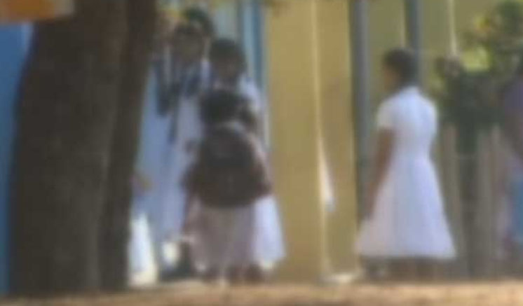 පාසල් දරුවන් අතර විද්‍යුත් දුම් පානය ඉහළට