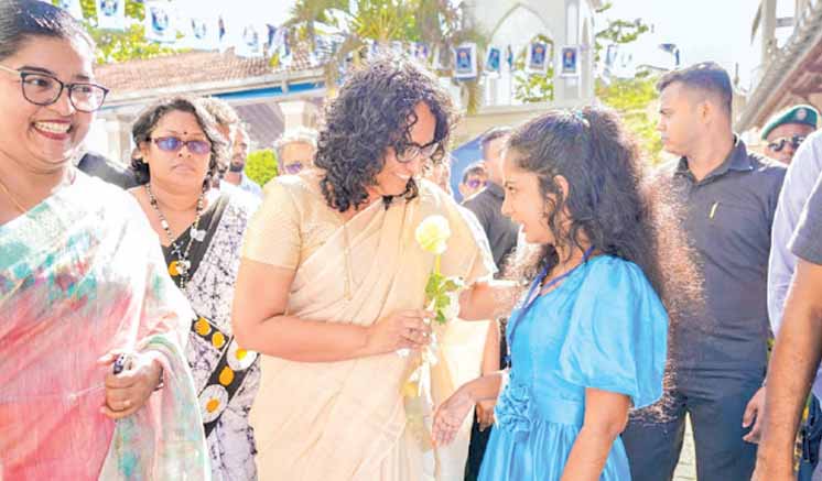සම­ගිය හා සාධා­ර­ණ­ත්වය ඇති කිරී­මට සියලු ආගම් අතර සහෝ­ද­ර­ත්වය ඉතා වැද­ගත්