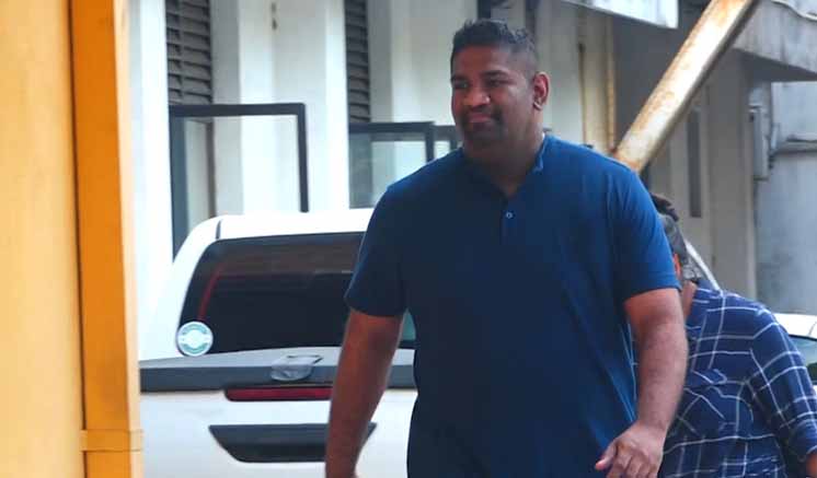 මාස 21කදී කෝටි 27ක වත්කම් උපයලා ස්ථාවර තැන්පතු 4ක් බිරියටත් ස්ථාවර තැන්පතු 4ක්