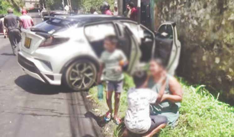 සිල් ගන්න ගිය කාන්තාවෝ තිදෙනෙක් මරුට