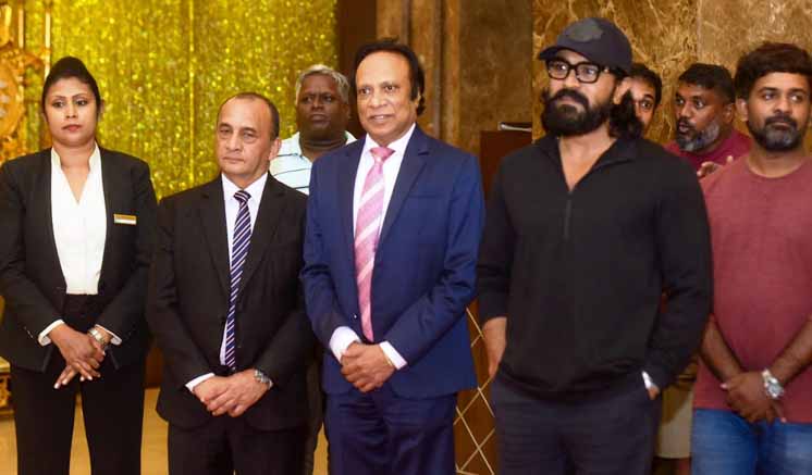ග්‍රෑන්ඩ් කැන්ඩියන් හෝටලයෙන් ඉන්දියානු චිත්‍රපට නළු රාම් චරන්ට රාජකීය පිළිගැනීමක්