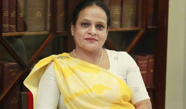 මාව පාරේ මරලා දැම්මත් මගේ සටන ගෙනියනවා