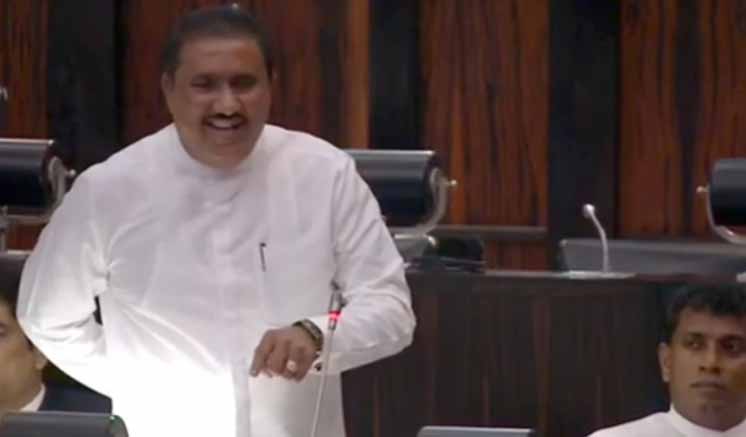 අපිත් ඉස්සර අත්පුඩි ගැහුවා.. උදේ බලද්දි ගෙවල් ගිනි තියලා අපිත් ඉස්සර අත්පුඩි ගැහුවා.. උදේ බලද්දි ගෙවල් ගිනි තියලා